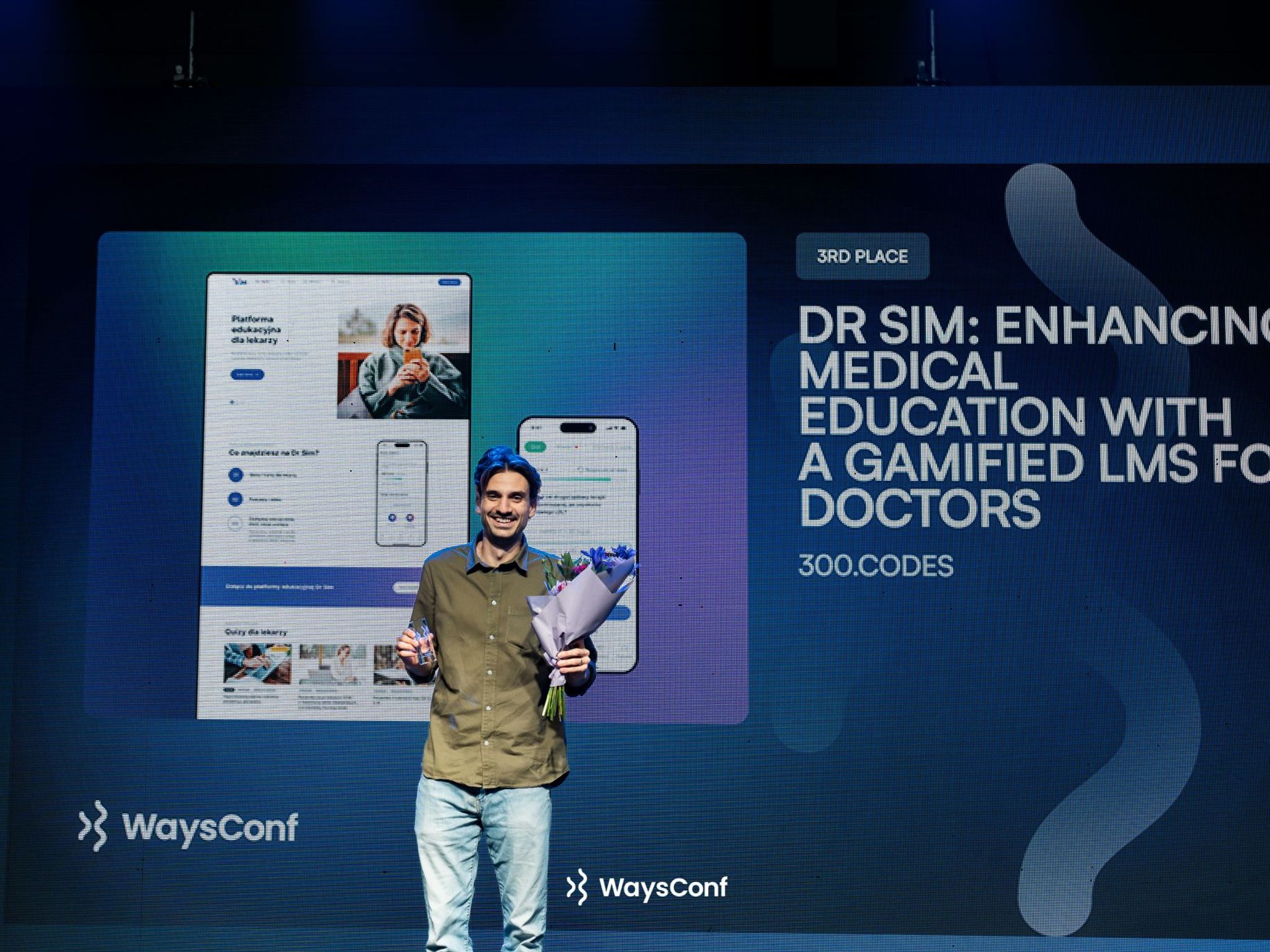 300.codes representative receives award at WaysConf